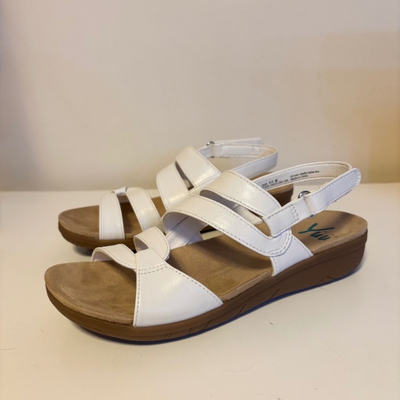 Yuu Jean Comfort Slingback Adjustable Faux Leather Sandals White Womens Shoe 6.5 - Picture 1 of 5